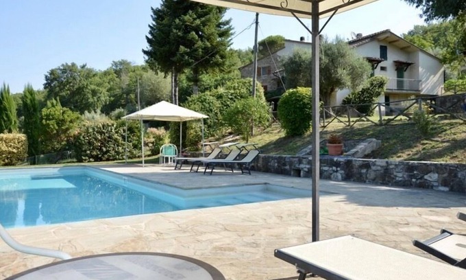 Lisciano Niccone Casa | Villa San Martino, two houses sharing a fenced pool, San Martino private villa