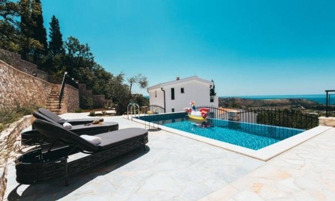 Zgrade Villa | Villa Sara frente al mar con piscina privada