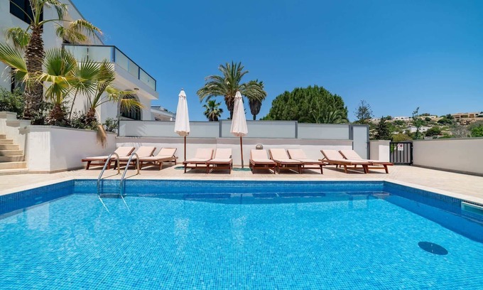 Santa Maria Estate Villa | Villa Sardinella-5 bedroom Villa with Private Pool