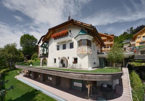 Ortisei Apartamento | Villa Schmalzl