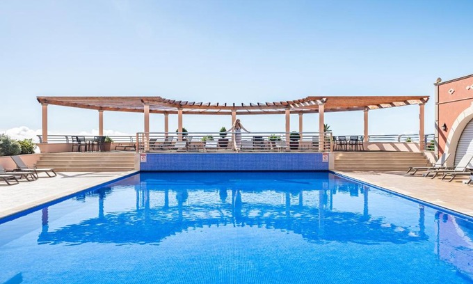 Sao Goncalo Villa | Villa Sea Renity - Palheiro Village by ALMA Holiday Rentals