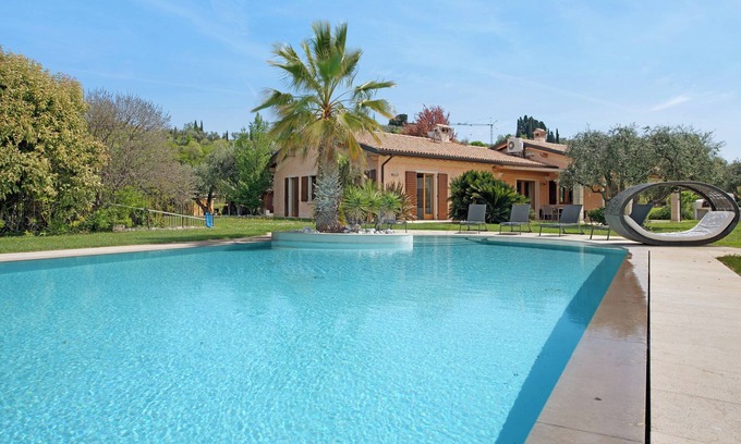 Montioni Villa | 'Villa Sellemond' con vistas al lago, piscina, jardín y Wi-Fi