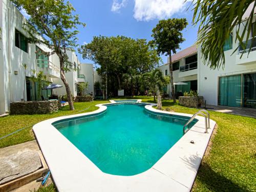 Puerto Juarez Villa | Villa Selvática con Piscina Privada en Playa del Carmen
