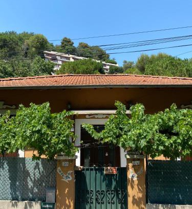 Fabron Casa | Villa Serenice - F2 au calme, climatisé, WIFI et parking gratuit