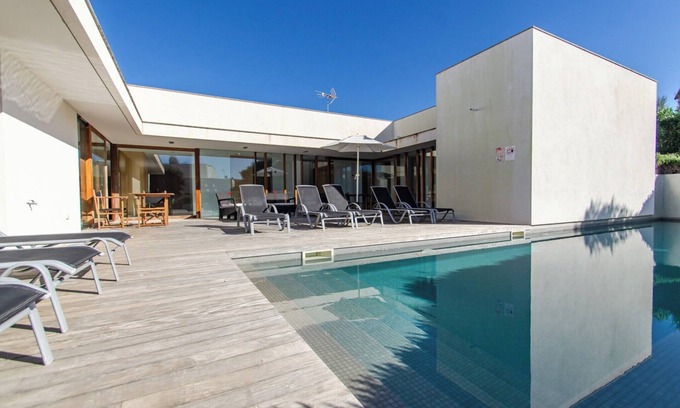 Biniancolla Villa | Villa "Ses Alzines" con vistas al mar, piscina, aire acondicionado, Wi-Fi, balcón, jardín y terraza