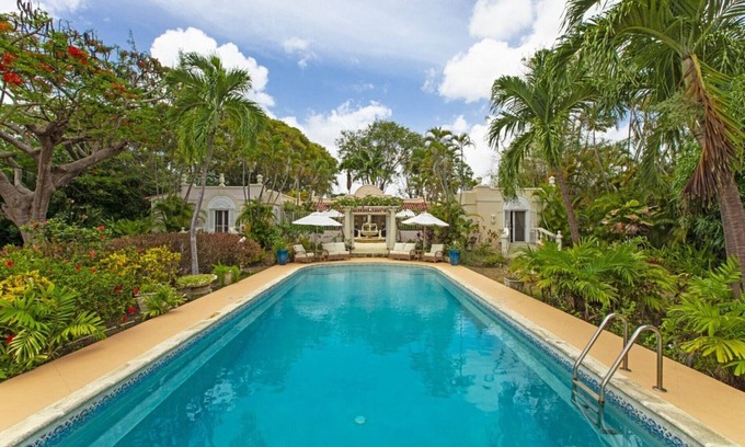 Holder's Hill Villa | Villa Shangri La by Fantasia Villas