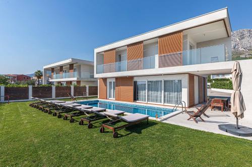 Kastel Gomilica Villa | Villa Sheley with private heated pool-Split