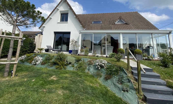 Saint-Martin de Brehal Villa | Villa située à 250 m de la plage et 100 m du golf