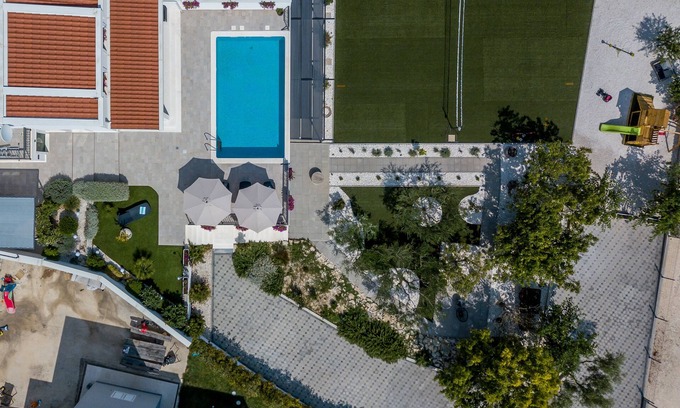 Kastel Kambelovac Villa | Villa Sirena piscina privada para 8 personas cerca de la playa