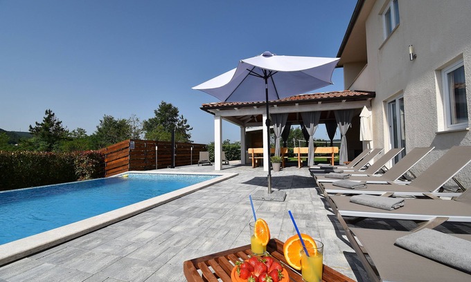 Pazin Villa | Villa Slap-Encantadora casa cerca de la famosa cascada, con piscina privada y jardín.