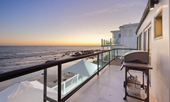 Eastern Malibu Casa | Villa Sole by Stay Awhile Villas