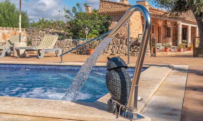 Santanyí Chalet De Esquí | Villa Son Coves by Slow Villas con piscina de agua salada y jardín en Santanyi