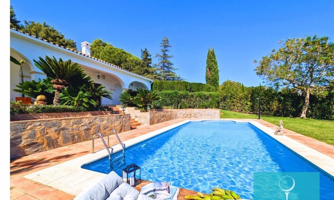 Sotogrande Villa | Villa Soto Sol Sotogrande: Ubicación Estratégica