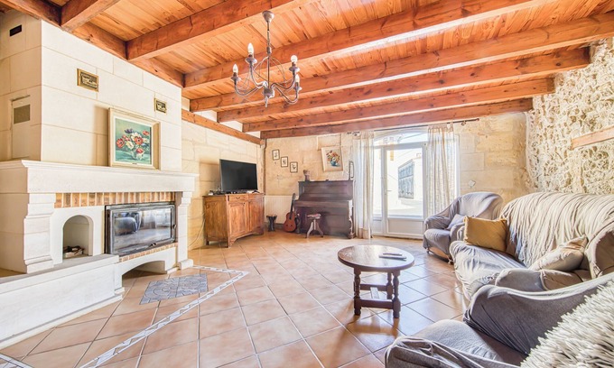 Saint-Genes-de-Blaye Casa | Villa 'St Genès' con jardín privado y Wi-Fi