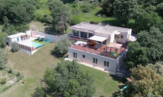 Barjac Villa | Villa contemporánea 230 m2 vista panorámica de las Cévennes