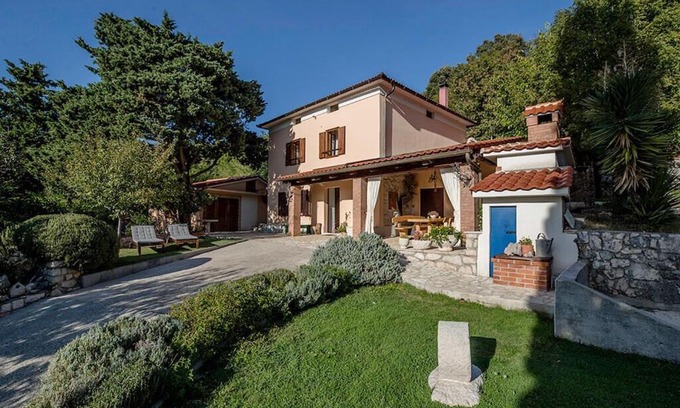 Supetarska Draga Villa | Villa Supetarska Draga with 3 bedrooms in Rab