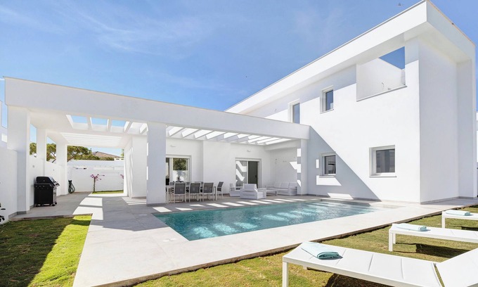 Poblado Sancti Petri Casa | Casa de vacaciones 'Villa Sancti Petri 15 B' con piscina privada, Wi-Fi y aire acondicionado