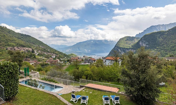 Ville del Monte Villa | Villa "Tanas" con vistas al lago, piscina privada y Wi-Fi