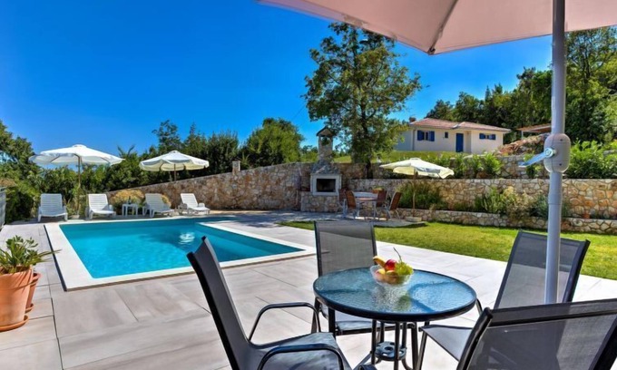 Brsec Apartamento | Villa Tara by Interhome