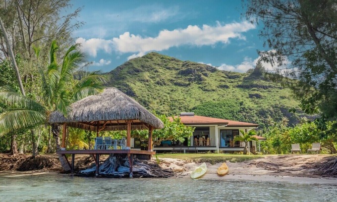 Moorea-Maiao Villa | Villa Tiahura - 3BR Beachfront Villa