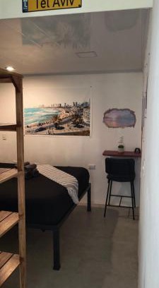 Chiguata Apartamento | Villa Tel Aviv - New Private Suite & Kitchen walk to Playa Chiquita