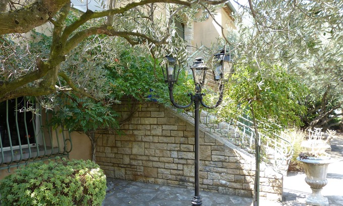 Laudun Casa | Villa Thebaïde Chambres d'hôtes