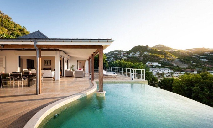 La Grande Montagne Villa | Hermosa piscina de borde infinito, frente a la playa, sistema de entretenimiento, corta caminata a restaurantes