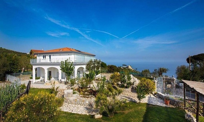 Schiazzano Villa | Villa Tiresia: una espléndida villa de dos pisos en una zona tranquila.