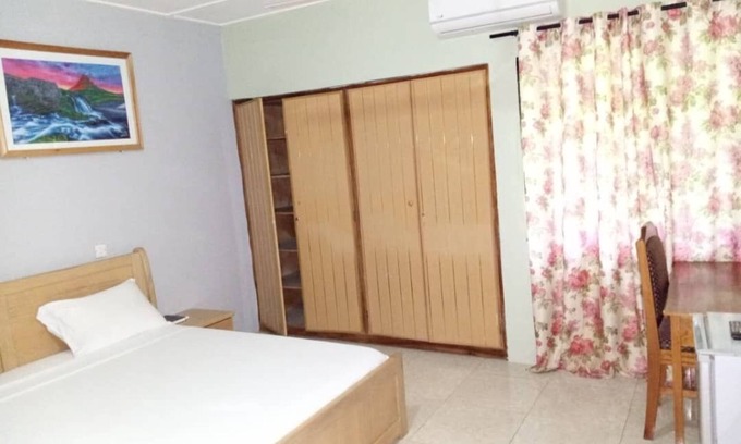 Akosombo Cama Y Desayuno | Villa- Top