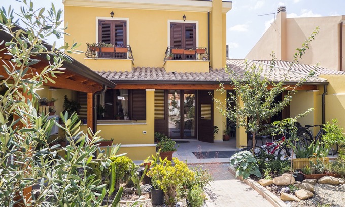 Province of Cagliari Villa | Villa tra Mare e Città
