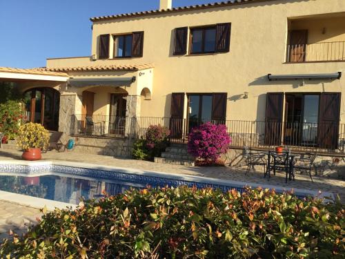 Calonge Villa | Villa Tranquila Large luxury 3 bedroomed 2 bathrooms private Villa with pool and Sea Views in Calonge Sant Antoni de Calonge