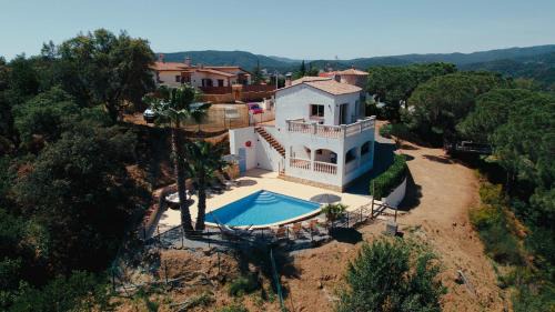 Calonge Casa | Villa Treehouse by Alvent Holidays
