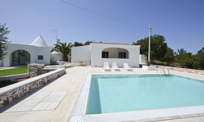 Ostuni Villa | Villa, Trulli e Piscina nel Cuore della Valle d'Itria