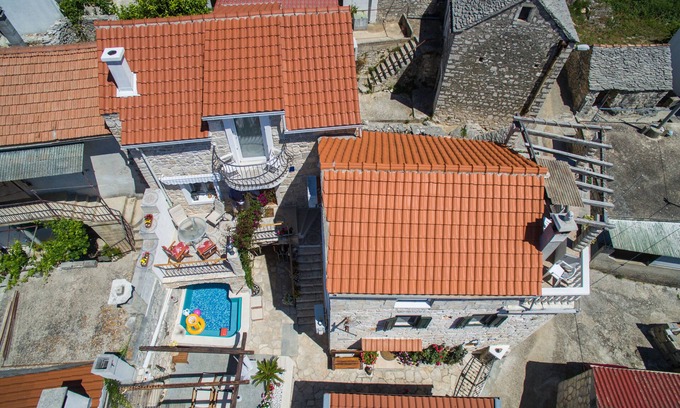 Cove Donja Krusica (Donje selo) Villa | Villa Tudor en la isla Šolta