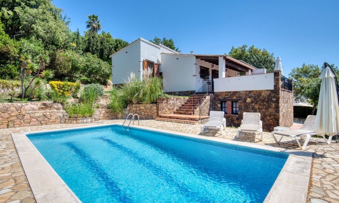 Calonge Chalet De Esquí | Villa Una mattina - Disfruta de unas vacaciones familiares en una zona tranquila