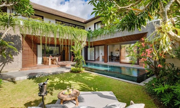 Babakan Villa | Luxe & Modern 3BR Villa Uni