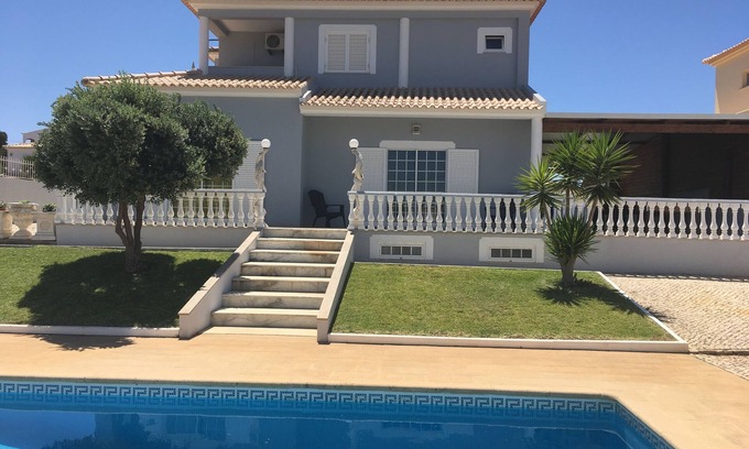 Pata de Baixo Casa | Vivienda con jardín y piscina