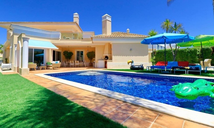 Vale do Garrao Villa | Villa Vale Do Lobo 176 - Villa de 4 dormitorios - Excelente área de piscina - WiFi y aire acondicion