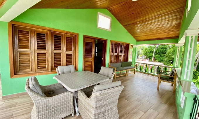 Los Patos Apartamento | Villa Valencia Casa Caribeña con vistas al mar. Segunda Planta