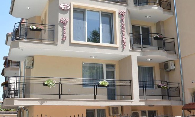 Kiten Casa | Villa Valentines