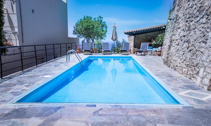 Roussospiti Apartamento | Villa Ventus, 40sqm private pool & hot tub!