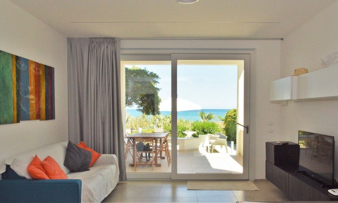Alcamo Marina Chalet De Esquí | Villa Venus with direct access to the beach