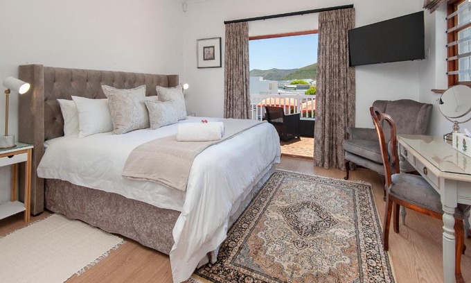 Westcliff Casa | Villa Venusta Luxury Guesthouse - Solar Power