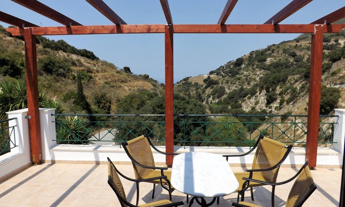 Dhrakata Villa | Villa Verde última antes de la playa de Myrtos