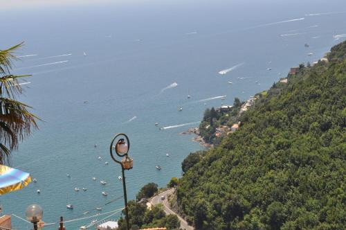Raito Casa | villa verde sul mare