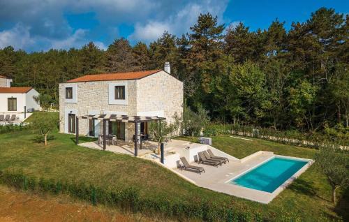 Tinjan Casa | Villa-Veritas
