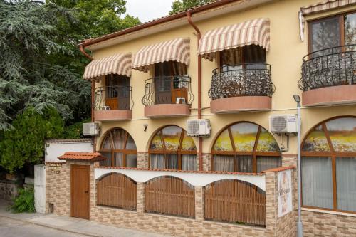 Hisarja Apartamento | Villa Veselina Loft Studios