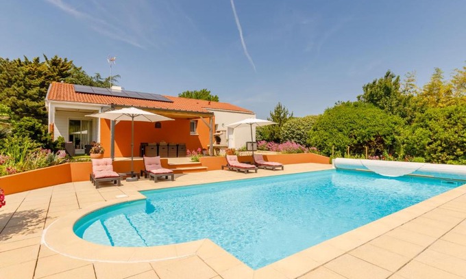 Les Sables d'Olonne Villa | Villa Villa Les Cygnes by Interhome
