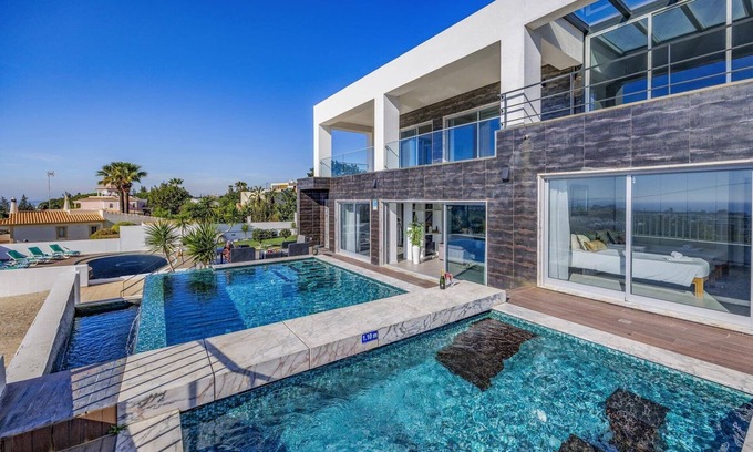 Cerro de Aguia Villa | Villa Vintila by Villa Plus