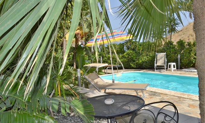 Bocale Villa | Villa Virginia - Casa de vacaciones con jardín y piscina en Reggio Calabria Casa